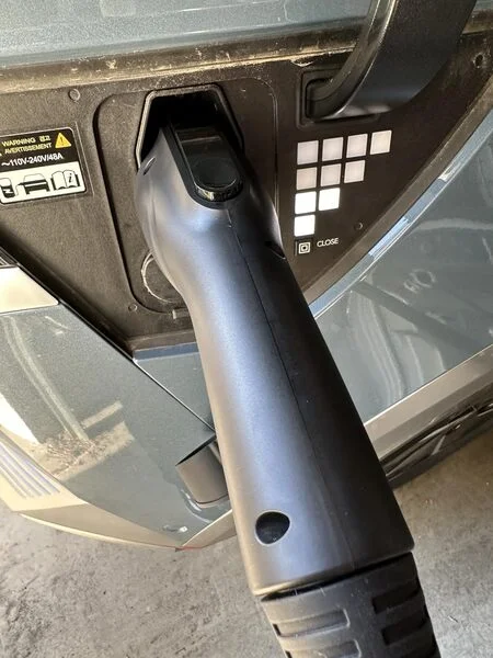 review-20251106020552-hRt7X0