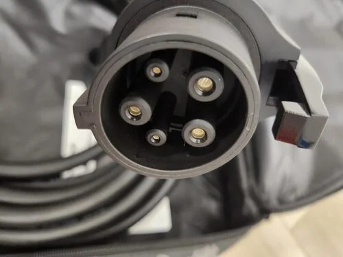 review-20251106021513-dM3RzB